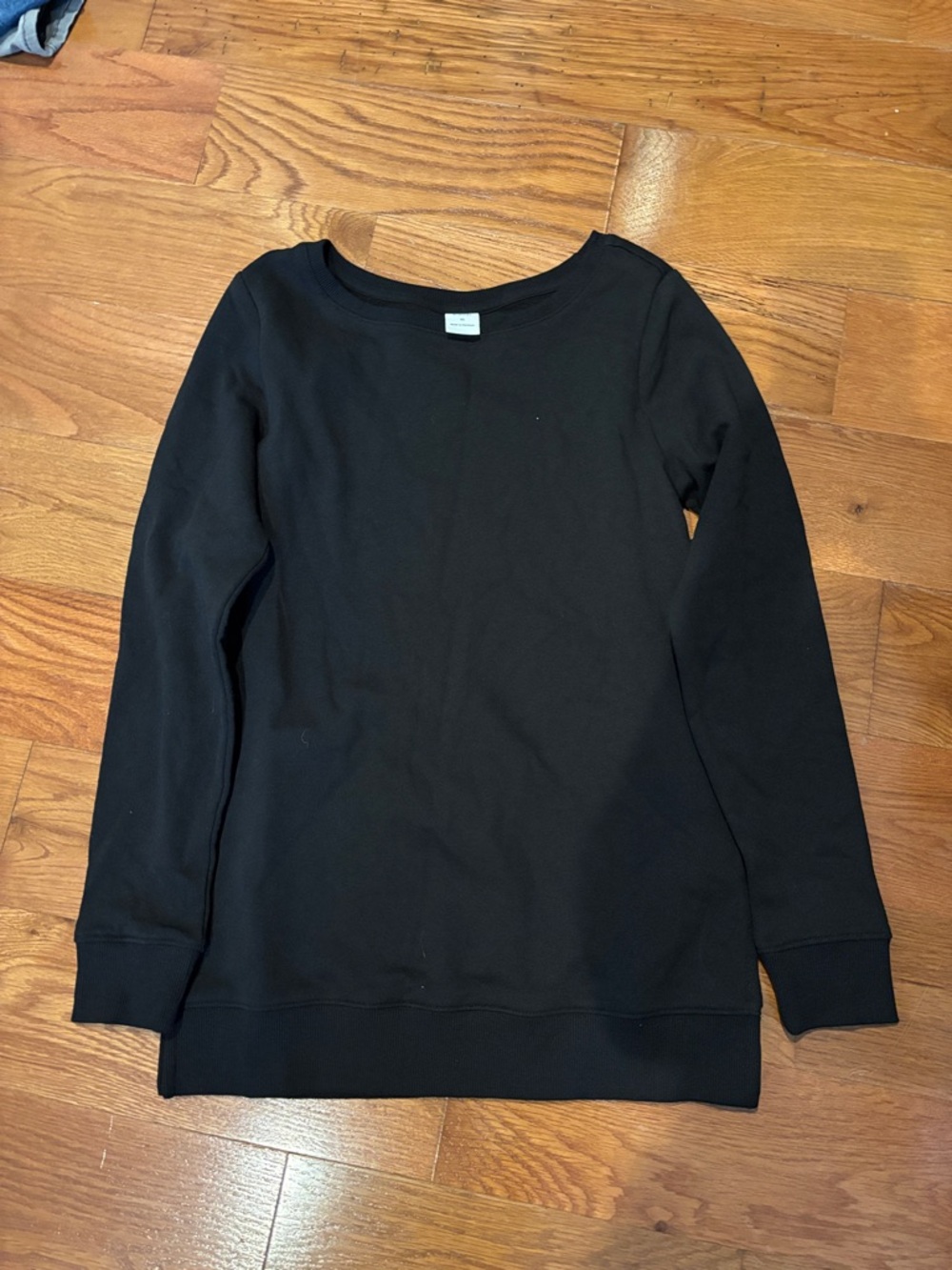 NWT Women’s Amazon Essentials sweatshirt XS